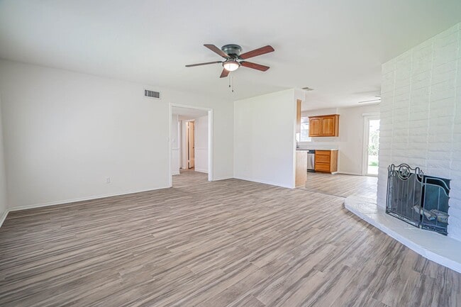 Building Photo - 23931 Canerwell St