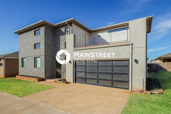 Building Photo - 4 Bedroom Pet-Friendly Home in Oklahoma City, OK with Main Street Renewal