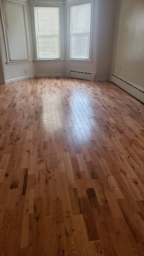 Foto principal - 1594 E 49th St