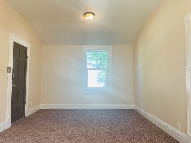 Foto del edificio - Old World Charm 1 bedroom / 1 bath