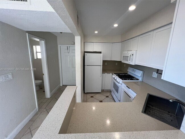 Foto del edificio - 8600 SW 67th Ave