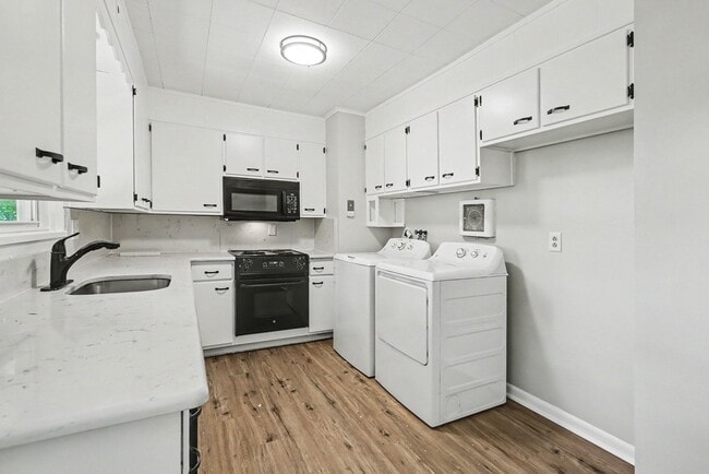 Building Photo - 7610 Grove Ave