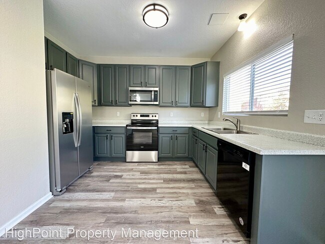 Building Photo - 3 br, 2.5 bath House - 14837 E 118th Ave