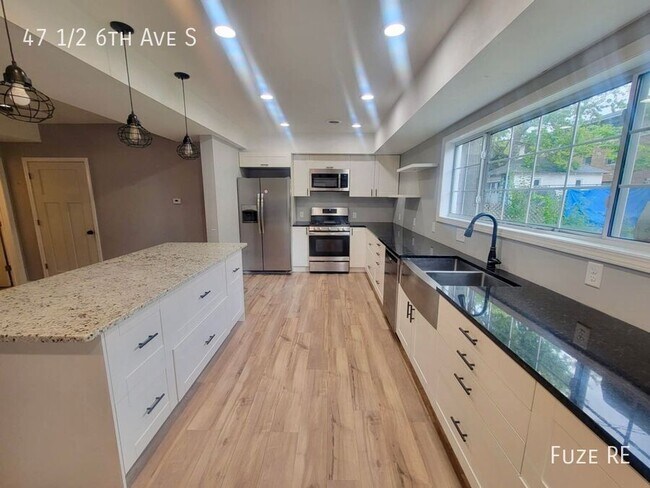 Foto del edificio - 47 1/2 6th Ave S-