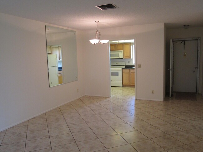 Building Photo - 2679 Emory Dr E