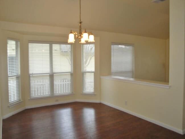 Building Photo - 6148 Negley