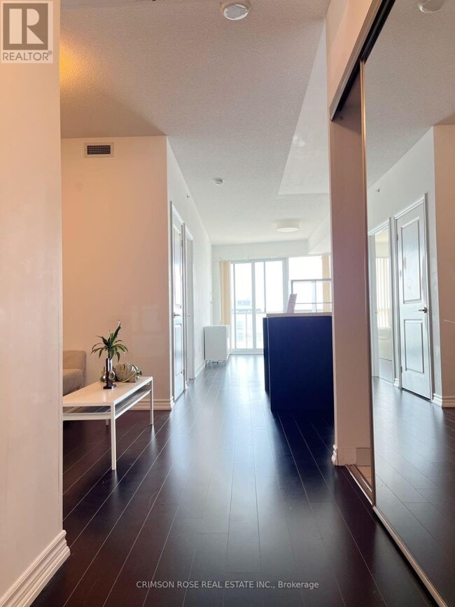 Photo du bâtiment - 386-3386 Yonge St