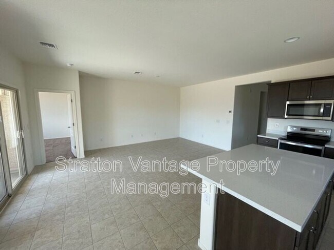 Building Photo - 1635 E Kingman Pl