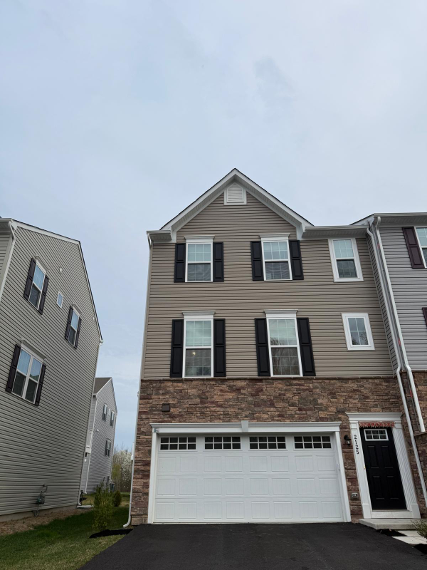 Primary Photo - 2125 Rivers Dr