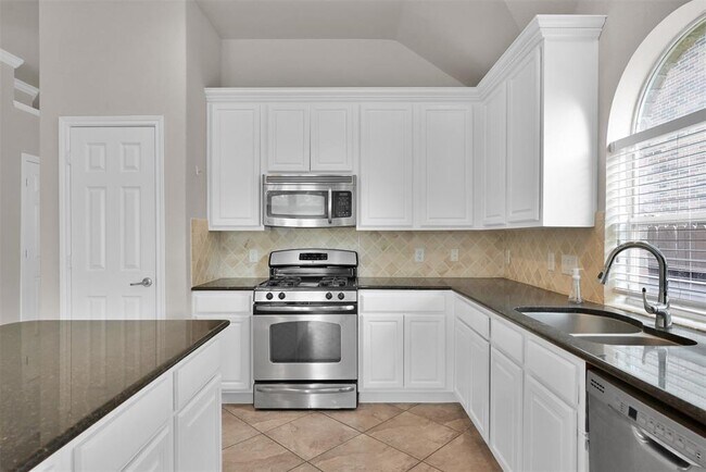 Building Photo - 47 E Montfair Blvd