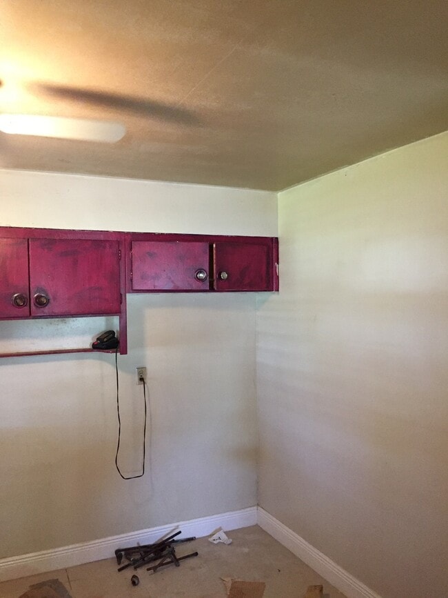 Building Photo - Large 3-2 with a carport