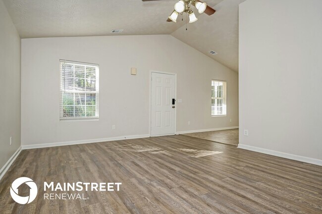 Foto del edificio - 546 Forest Hill Dr