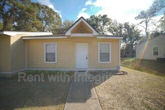 Building Photo - 6315 S Placid Pl