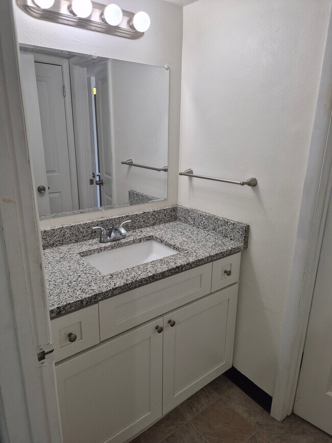 Foto del edificio - 2736 S Adams St