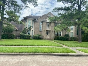 Building Photo - 14702 Rancho Vista Dr