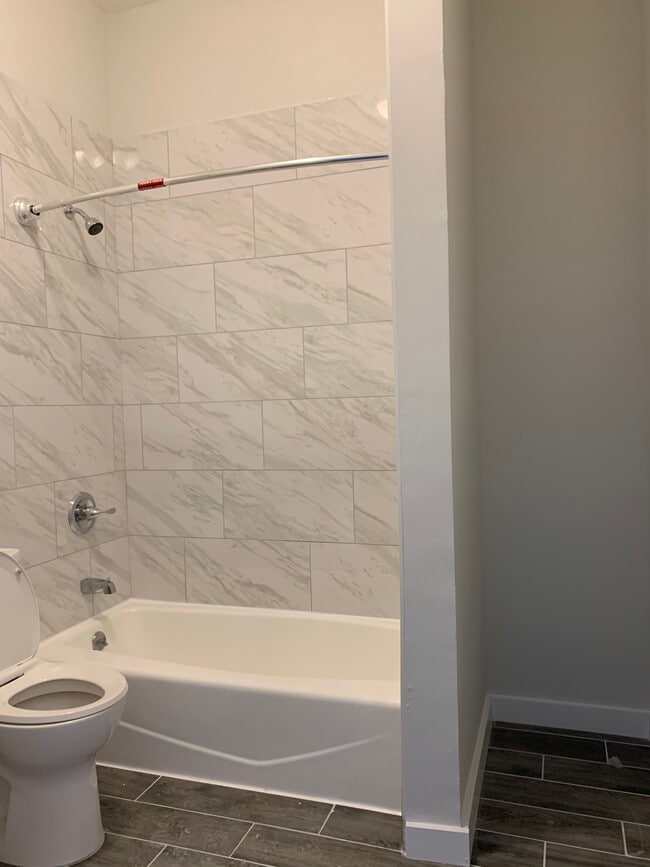 Building Photo - 872 Bergen Ave