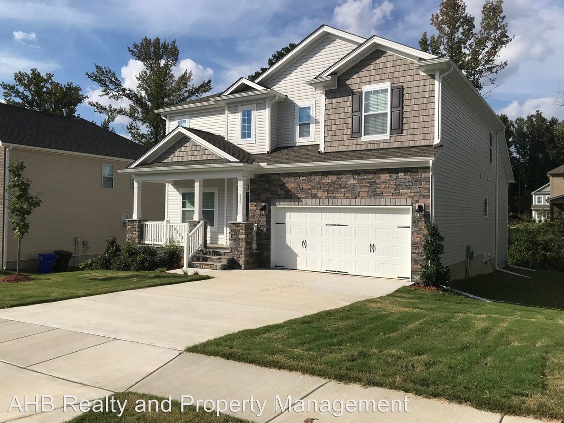 Primary Photo - 850 Longleaf Pine Pl