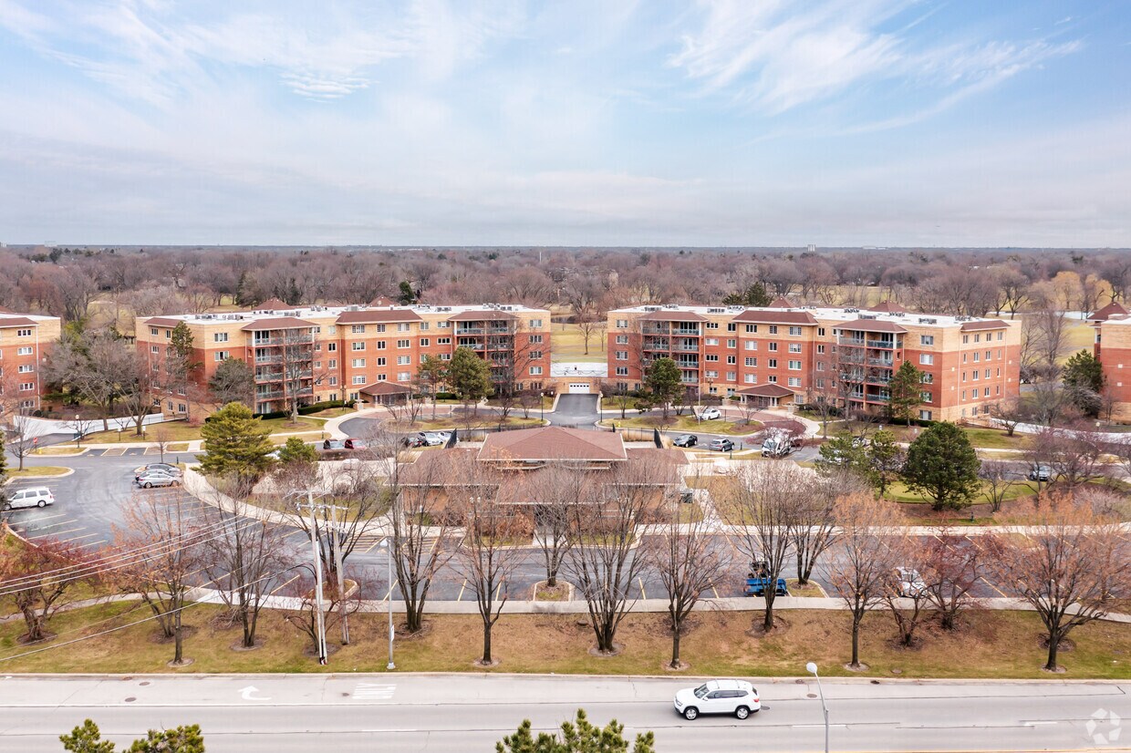 Foto principal - Creekside at Old Orchard