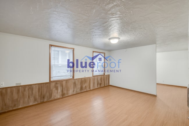 Building Photo - 3242-3248 SE Alder Ct - 3242.5