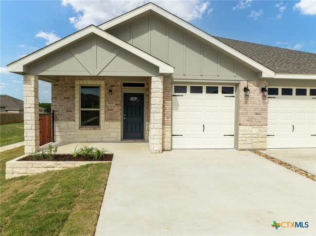 Building Photo - 5121 Rose Petal Ct