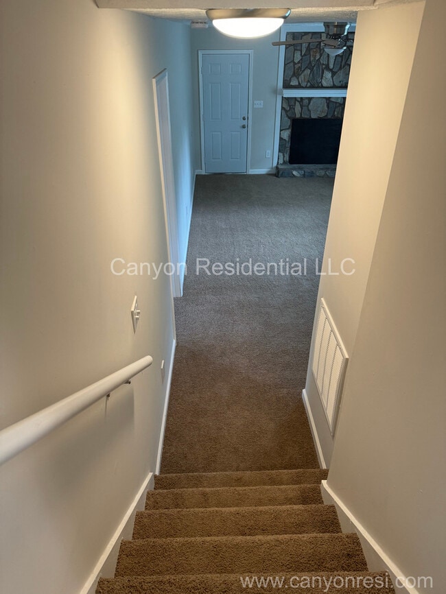 Building Photo - 6615 Burgenfield Dr