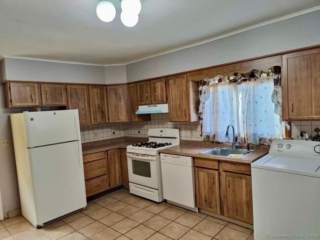 Foto del edificio - 15 Lone Oak Ave