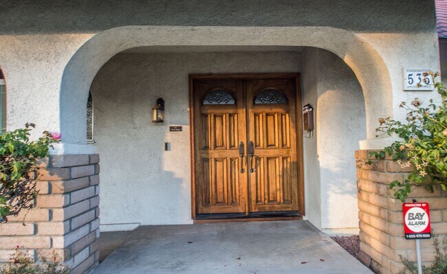 Foto del edificio - This lovely North Oxnard 4 bedroom 2 bath ...