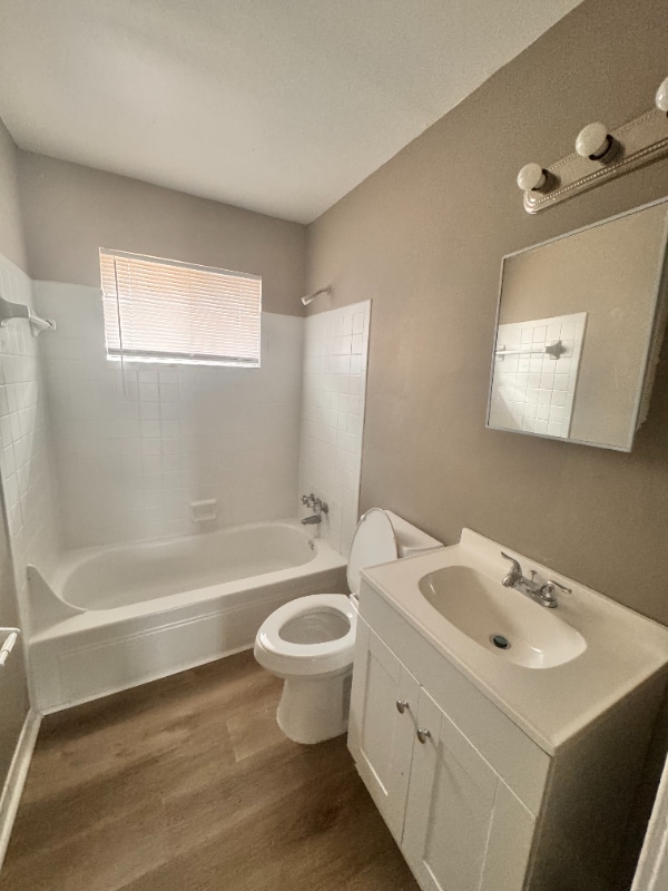 Photo - 1735 Delano Ave Apartment