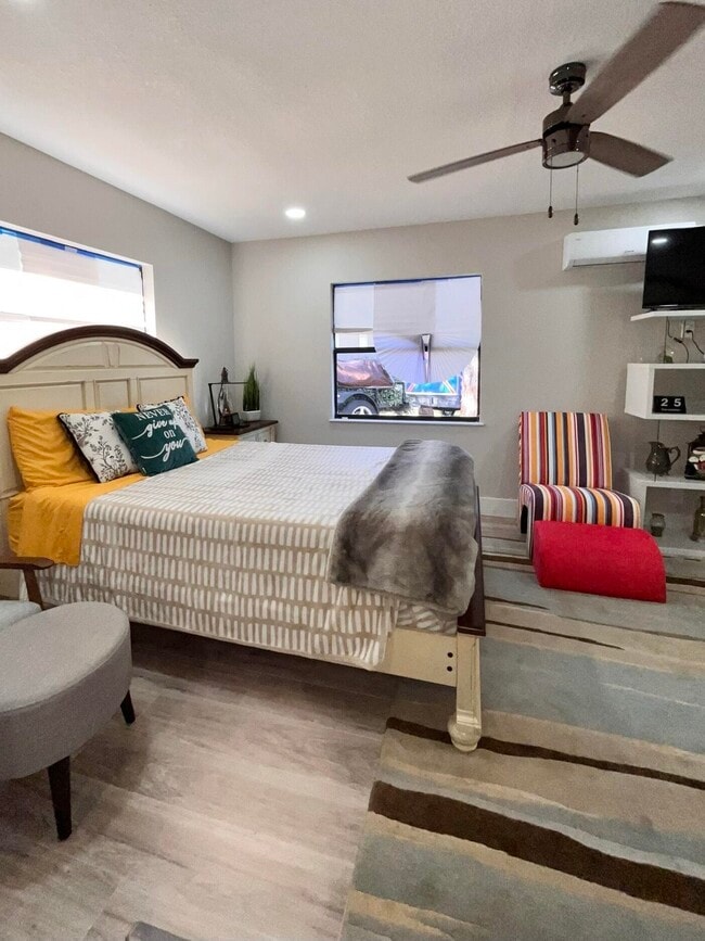 Foto del edificio - 2474 SE Calais St