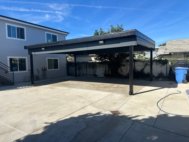 Foto del edificio - Reddy Gardena Properties