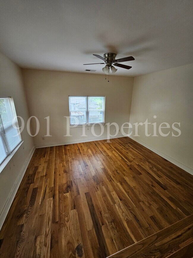 Building Photo - 975 Meda St