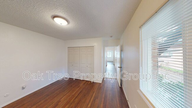 Foto del edificio - 1648 Russell St