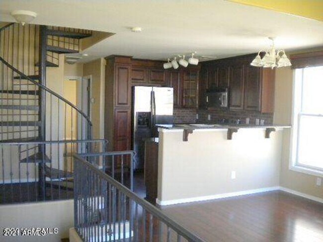 Building Photo - Coming Soon! PHX Townhouse 2 bed/ 2 bath