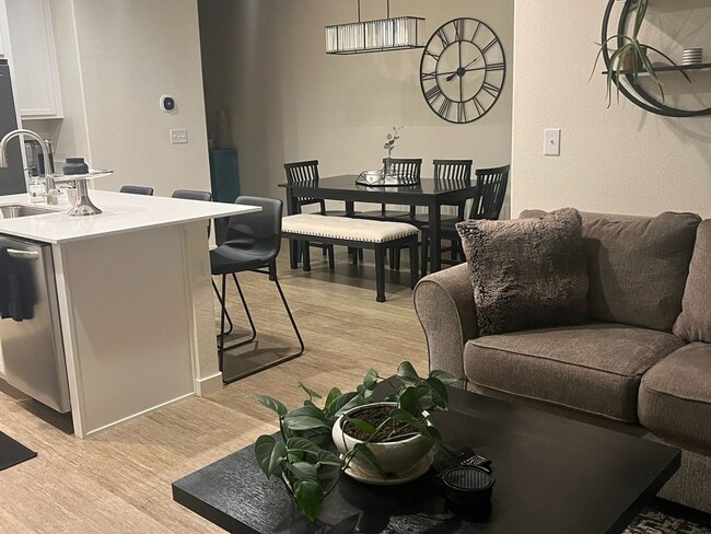 Building Photo - 2 Bedroom Townhome in Thornton