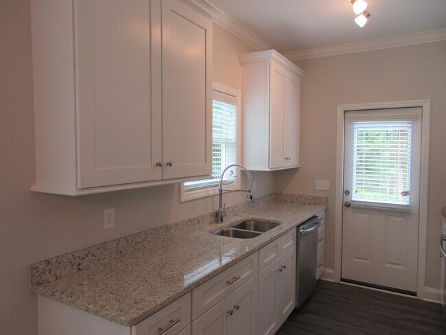 Building Photo - 314 Summercreek Cove