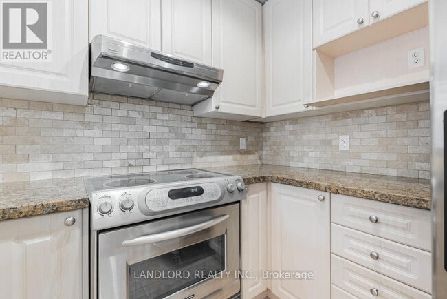 Building Photo - 3071 Treadwells Dr