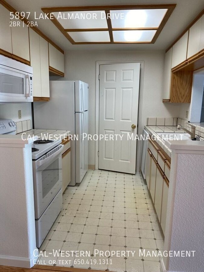 Foto del edificio - 5897 Lake Almanor Dr