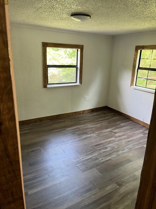 Foto del edificio - 99 Pine Ave