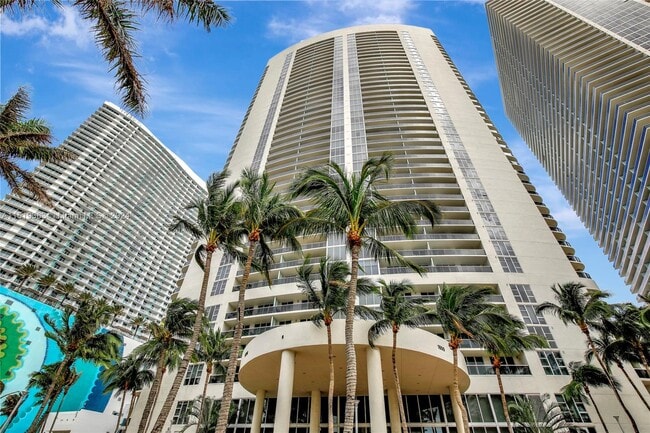 Building Photo - 1800 S Ocean Dr