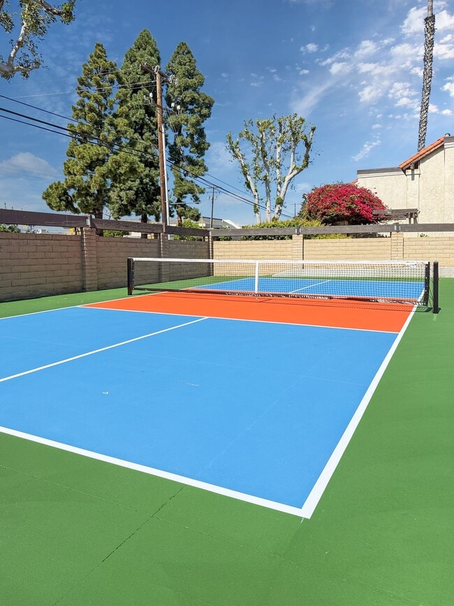 Building Photo - Rancho Monterey Apartments