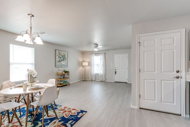 Building Photo - 55 & UP!  2 bed 2 full bath 1 car garage! ...