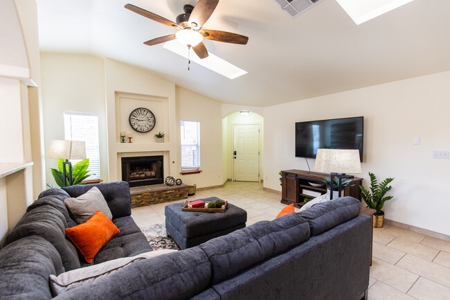 Building Photo - 2353 Saturn Circle