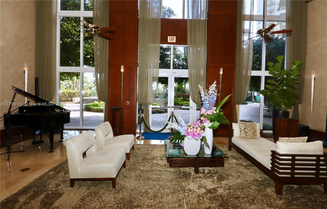 Foto del edificio - 19501 W Country Club Dr