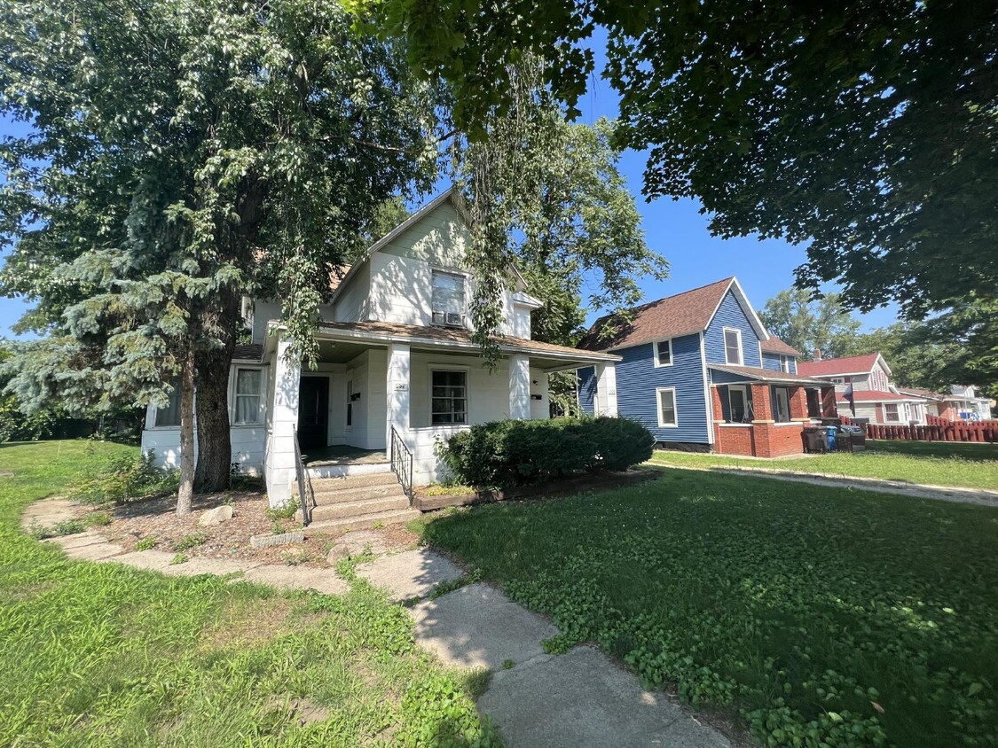 Primary Photo - 1BR Upper in Wayland
