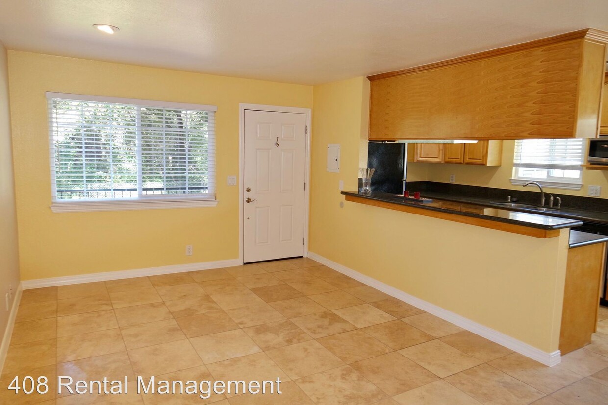 Primary Photo - 2 br, 1 bath House - 969 Gilchrist Drive #4