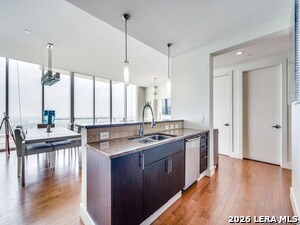 Foto del edificio - 610 E Market St