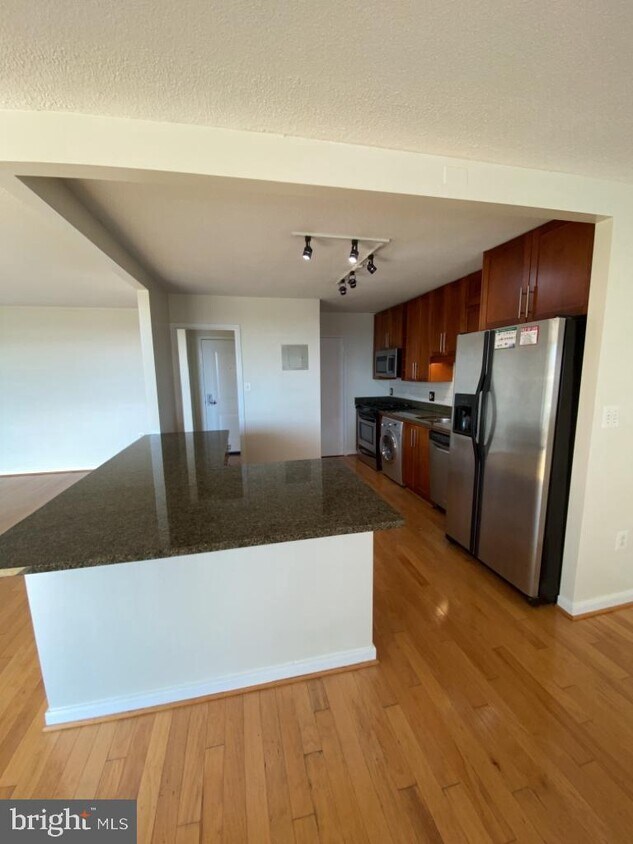 7333 New Hampshire Ave Unit 1103, Takoma Park, MD 20912 Apartment for