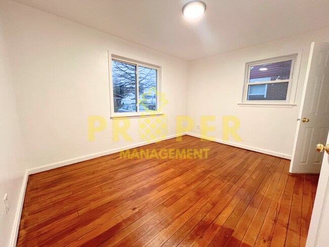 Foto del edificio - 3 bedrooms 1 bathrooms house for rent