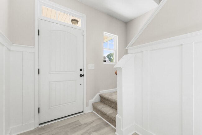 Building Photo - 240 E Quailwood Dr