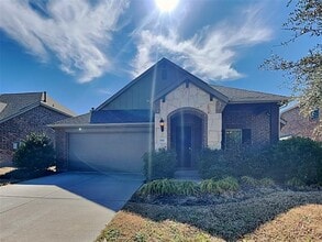 Building Photo - 816 Water Garden Cir